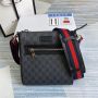 Gucci GG supreme Small Messenger 